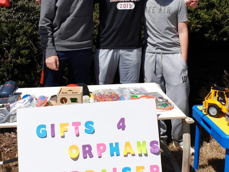 Volunteers at the Spring 2018 donation drive